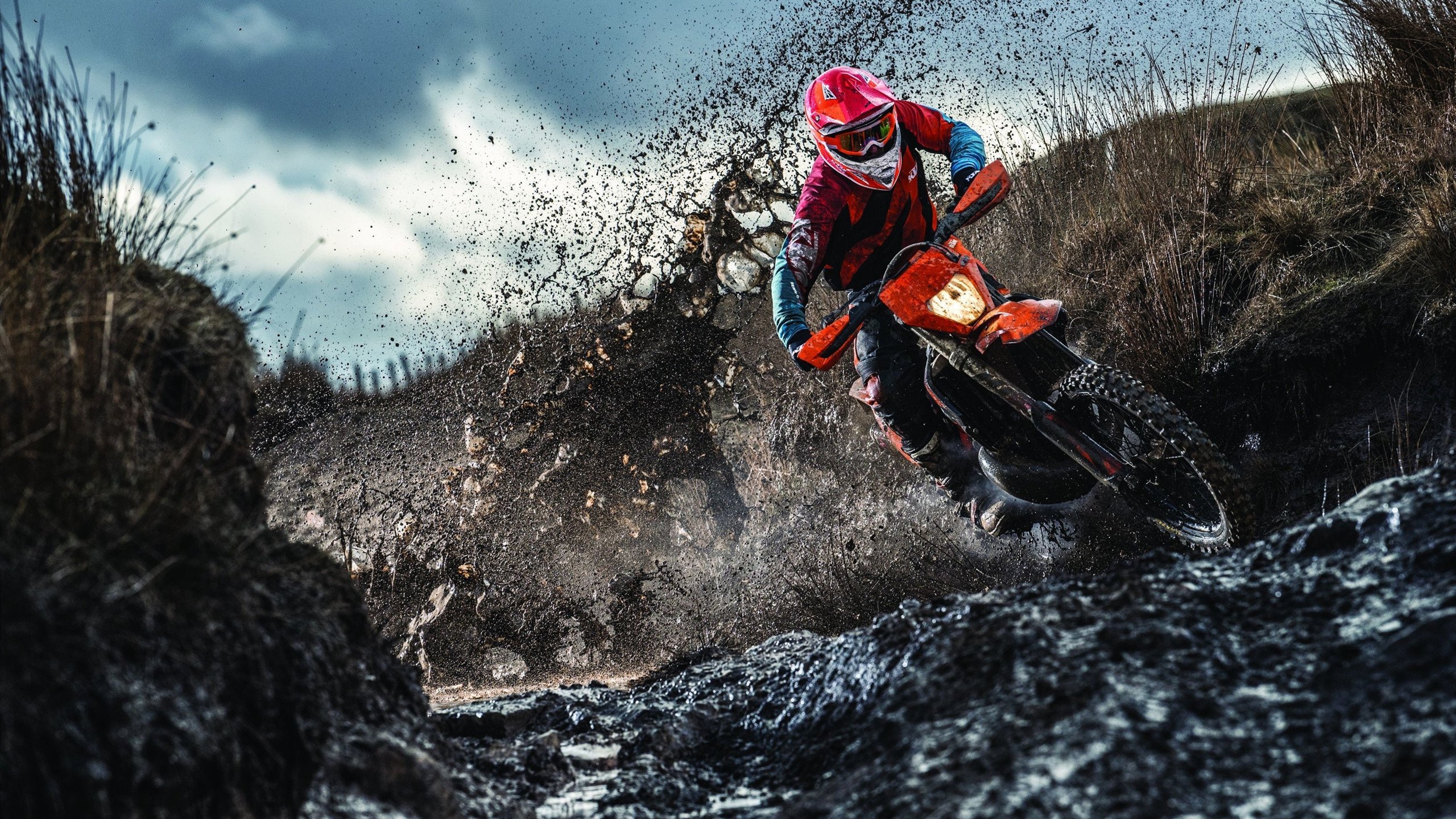 日本队不畏强敌，敢打敢拼！，日本队防守反击