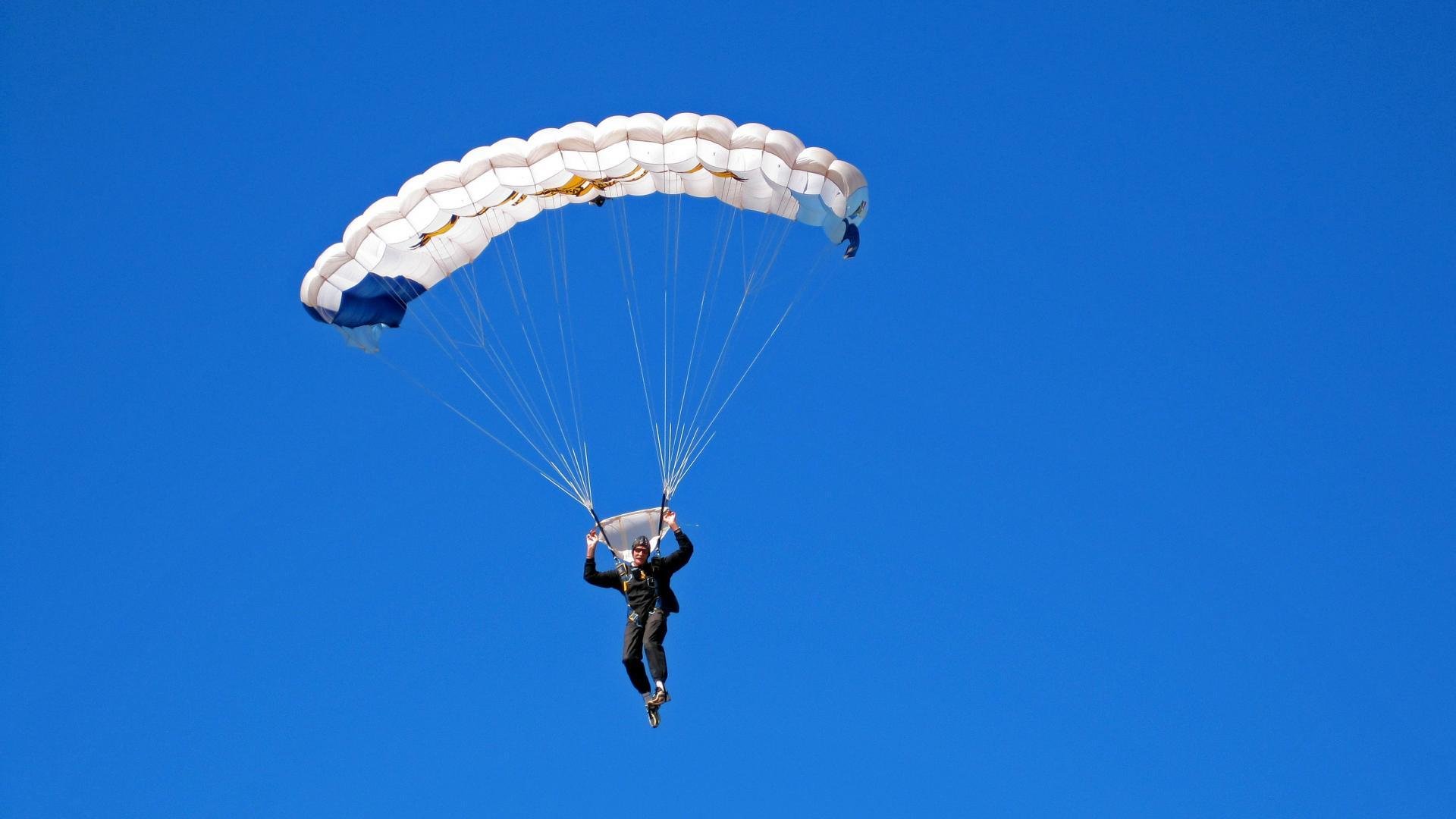 热刺主场被谢菲联逆转，争四形势堪忧，热刺3_1谢菲联