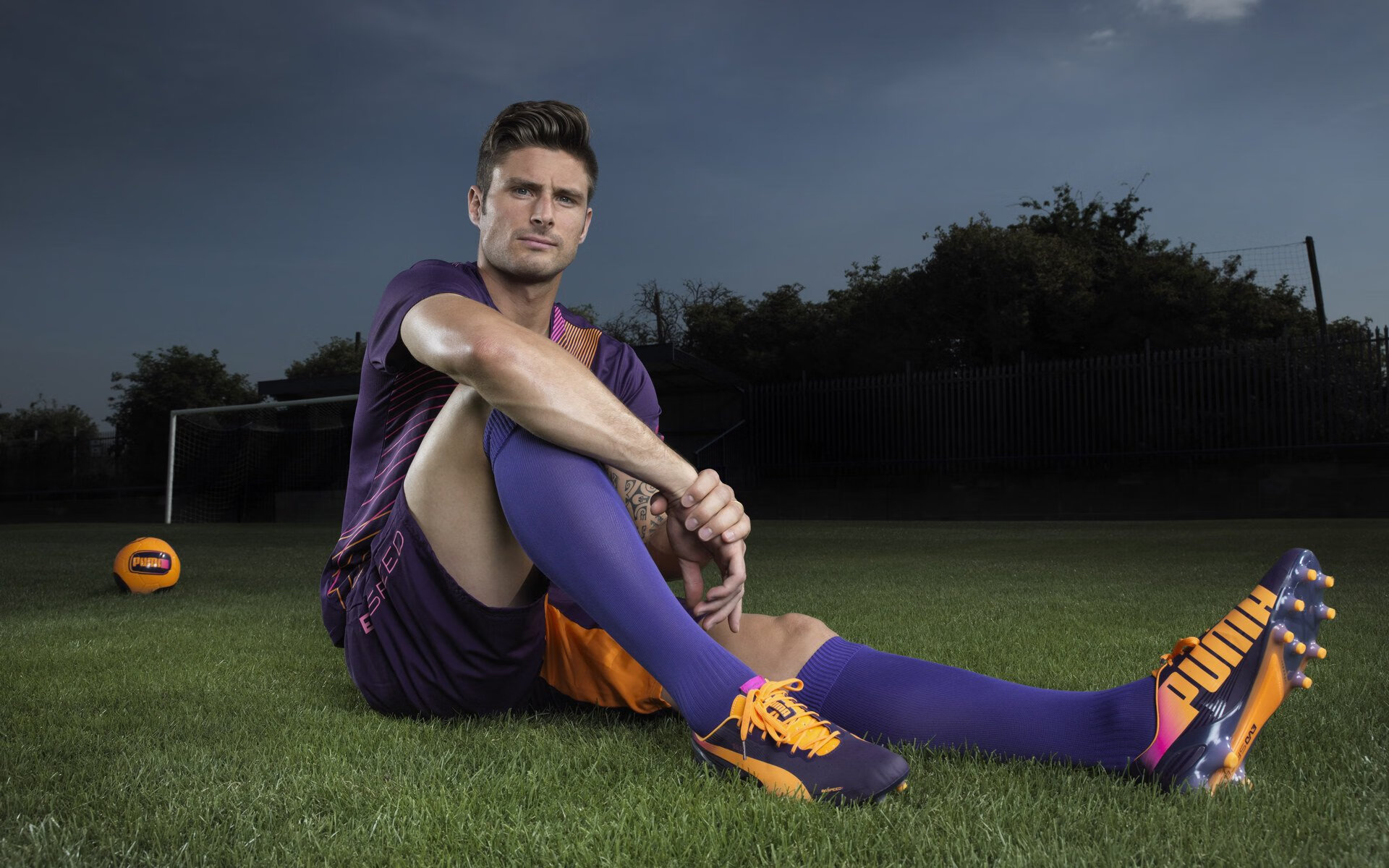 全球球迷翘首以盼，期待高水平足球赛事，足球高水平运动员什么意思