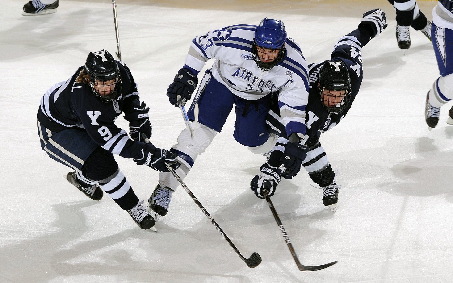 马刺队寻求季后赛突破，年轻阵容加速成长，马刺连续22年进季后赛